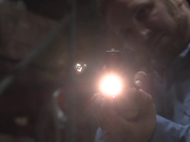 HQ ISSUE™ Laser / Light Combo       - image 9 from the video